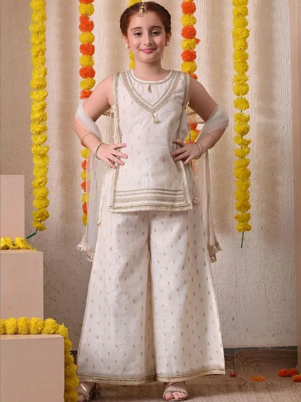 Girls_Off-White_Ethnic_Kurta_Palazzo_Set_With_Dupatta