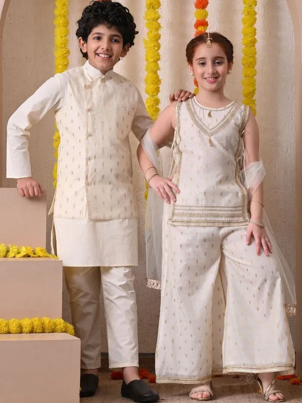 Girls_Off-White_Ethnic_Kurta_Palazzo_Set_With_Dupatta