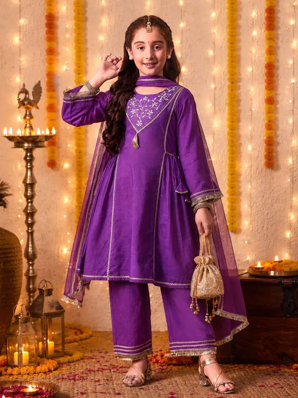 Girls_Purple_Embroidered_Kurta_With_Trousers_&_Dupatta_Set