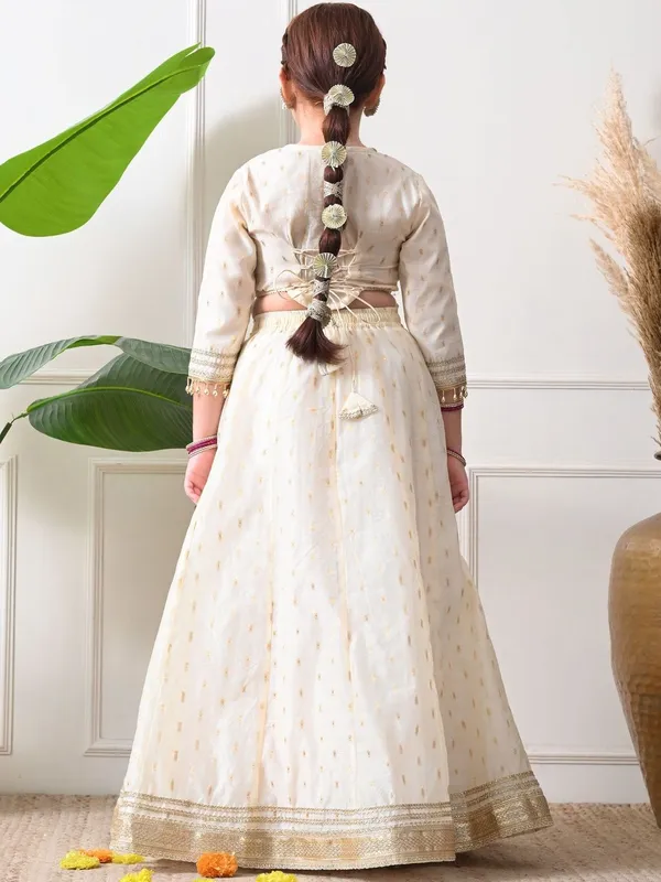 Indi-Loom_Couture_Girls_Off-White_Embroidered_Lehenga_Choli_Set_With_Net_Dupatta