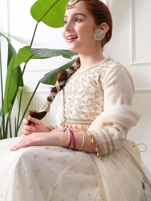 Indi-Loom_Couture_Girls_Off-White_Embroidered_Lehenga_Choli_Set_With_Net_Dupatta