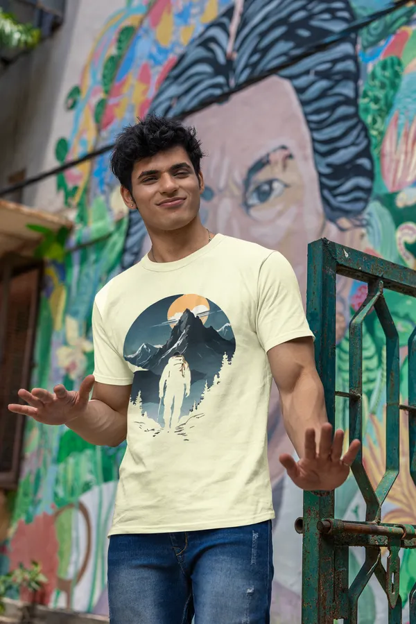 Minimalist_Mountain_Wanderer_Graphic_T_Shirt_Cream_White