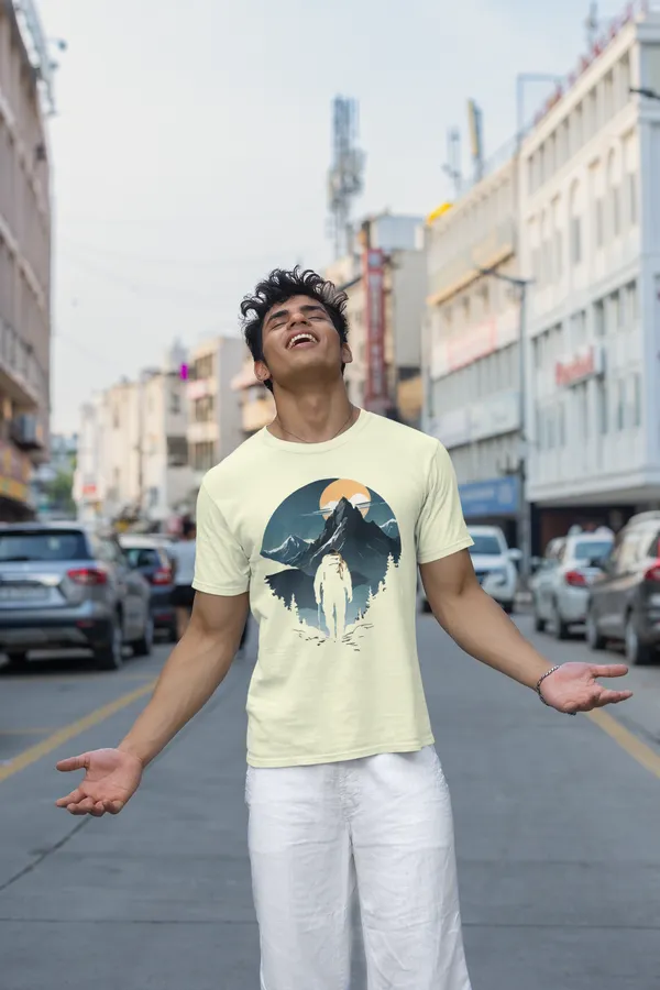 Minimalist_Mountain_Wanderer_Graphic_T_Shirt_Cream_White