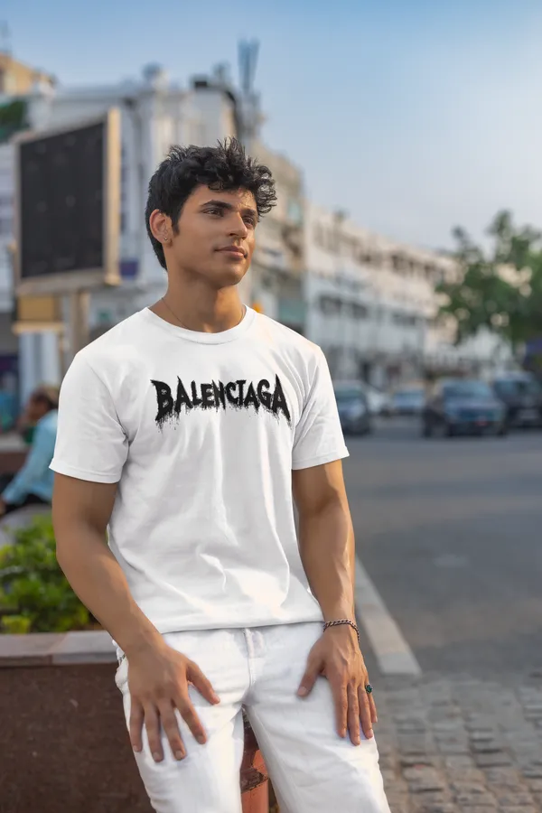 Balenciaga_Logo_White_Cotton_T_Shirt_For_Men