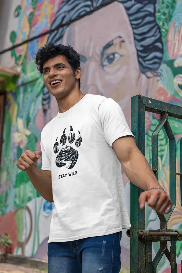 Stay_Wild_Bear_Paw_Graphic_Print_White_T_Shirt_For_Men