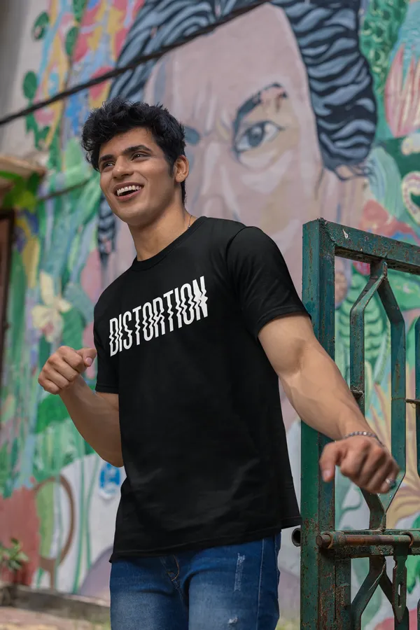 Distortion_Graphic_Print_Black_T_Shirt_For_Men
