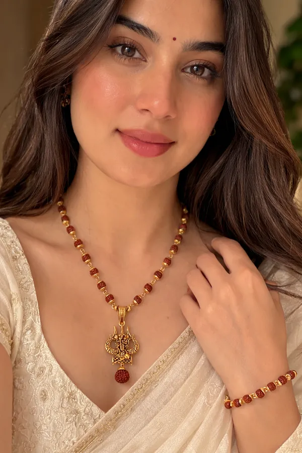 Gold_Rudraksha_Beads_With_Dragon_Pendant_Bracelet_And_Necklace_Set