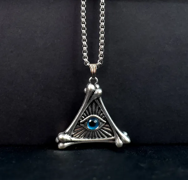 Stylish_Evil_Eye_Triangle_Pendant_Necklace_for_Men_&_Women