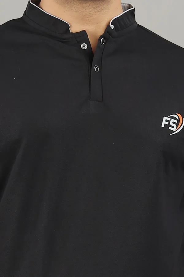 Black_Cotton_Blend_T-Shirt_For_Men
