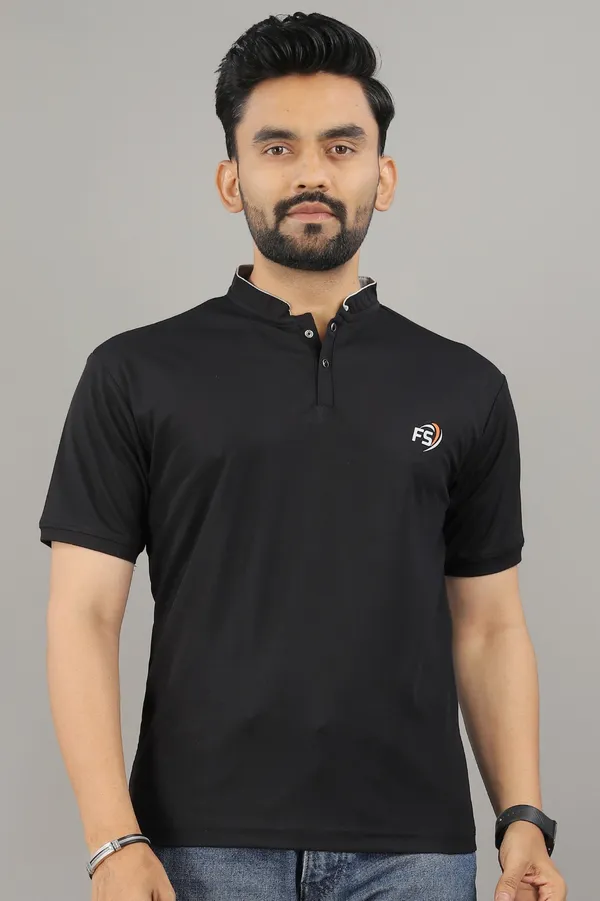 Black_Cotton_Blend_T-Shirt_For_Men