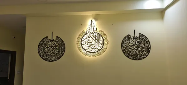Golden_And_Black_Metal_Wall_Decor_Set_For_Wall_Decor
