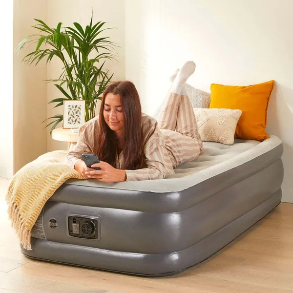 Inflatable_Air_Bed_Mattress_with_Pump