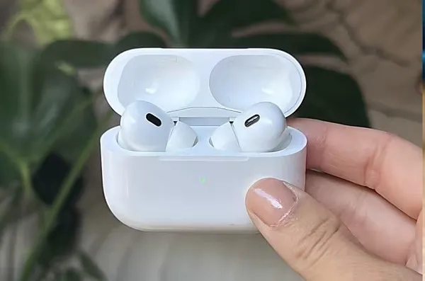 True_Wireless_Bluetooth_Earbuds