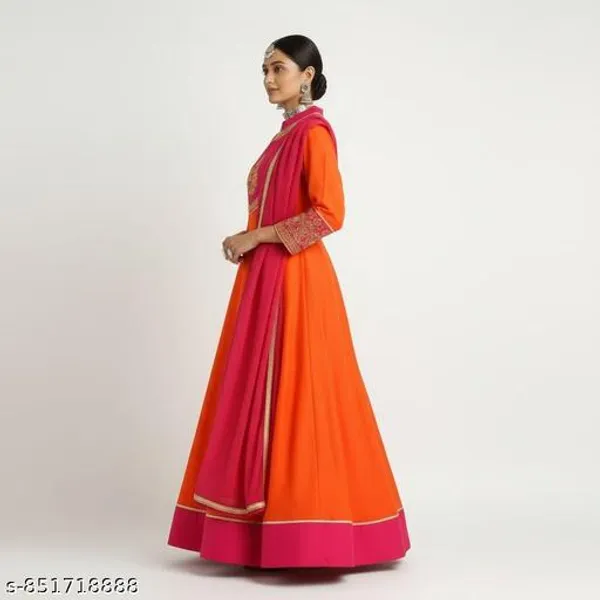 Women_Viscose_Chanderi_Silk_Anarkali_Kurta_Set_With_Dupatt