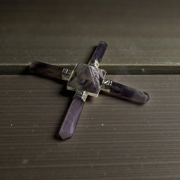 Amethyst_4_Point_Pyramid_Energy_Generator