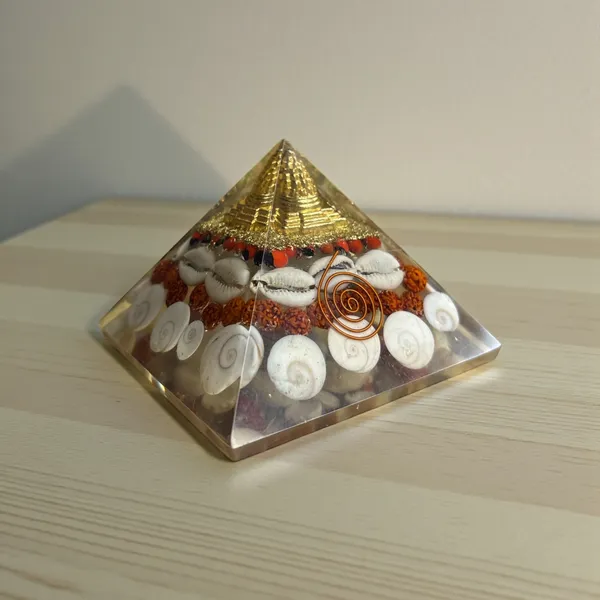 Shree_Yantra_Pyramid
