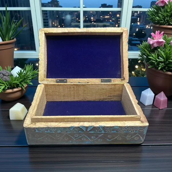 Transformation_Magic_Box_Triquetra_Engraved_Blue_Wooden