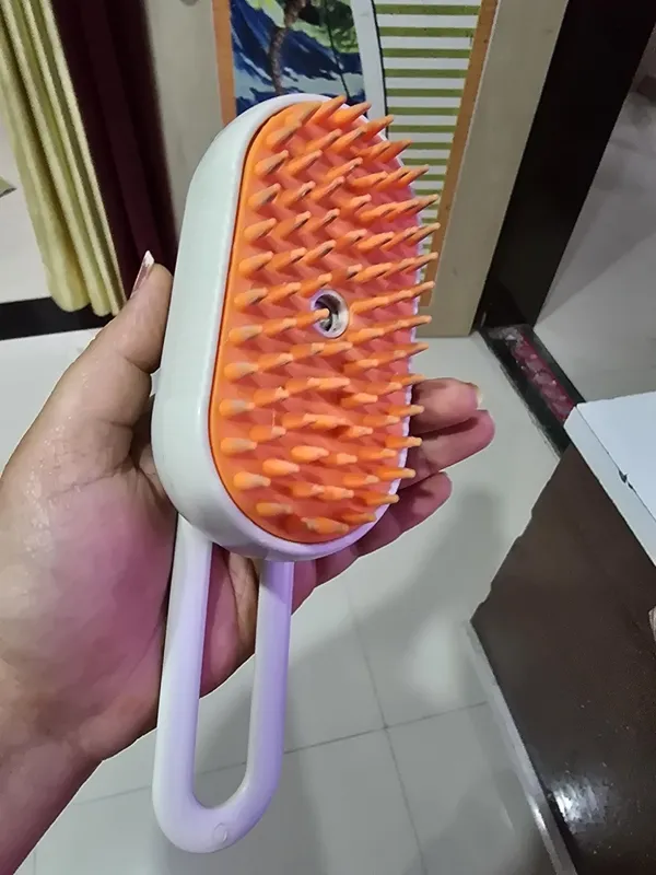 Rechargeable_Pet_Grooming_Brush_for_Dogs_And_Cats