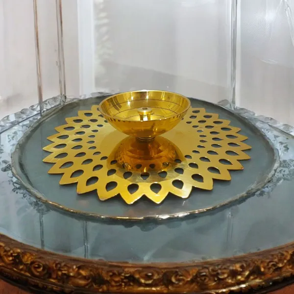 Gold_Brass_Premium_Fuel_Lamp_For_Home_Decor_And_Prayer_Room_And_Altar