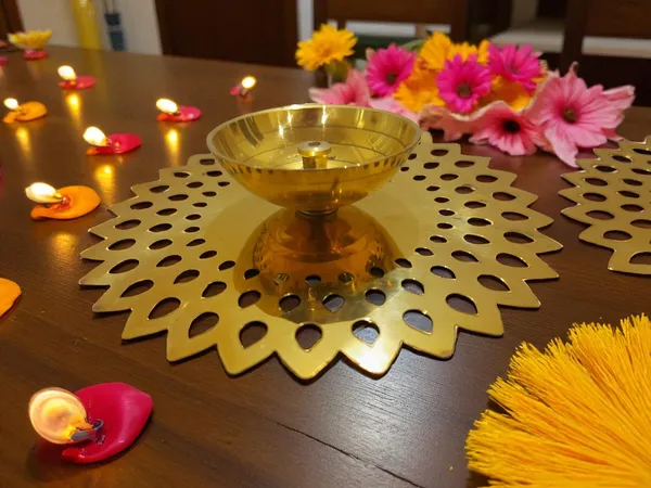 Gold_Brass_Premium_Fuel_Lamp_For_Home_Decor_And_Prayer_Room_And_Altar