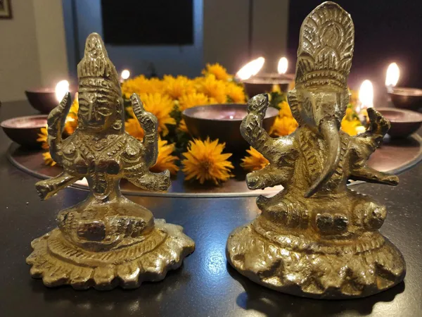 Gold_Brass_Premium_Figurine_For_Home_Decor_And_Prayer_Room_And_Altar