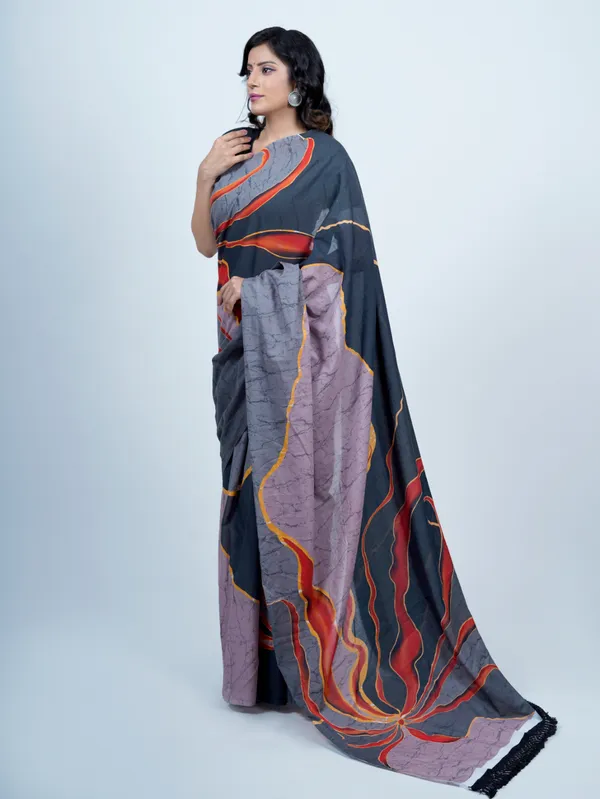 Grey_Batik_Printed_Pure_Cotton_Saree_For_Women