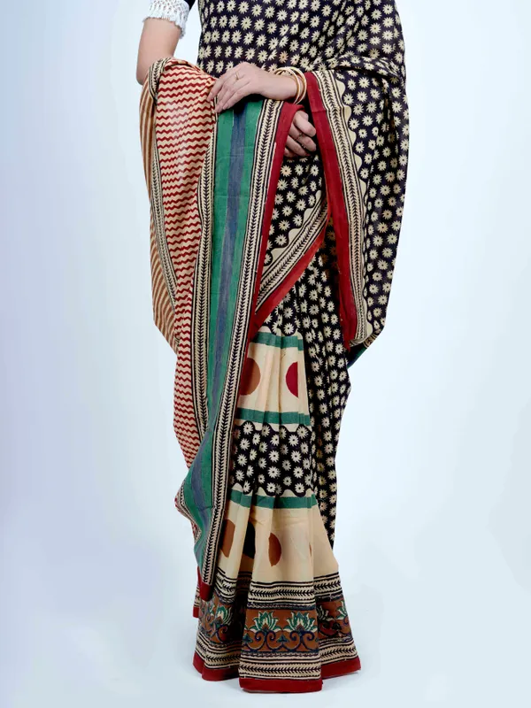 Black_Floral_Printed_Pure_Cotton_Saree_For_Women