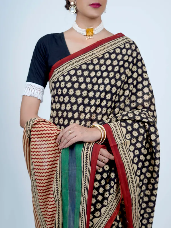 Black_Floral_Printed_Pure_Cotton_Saree_For_Women