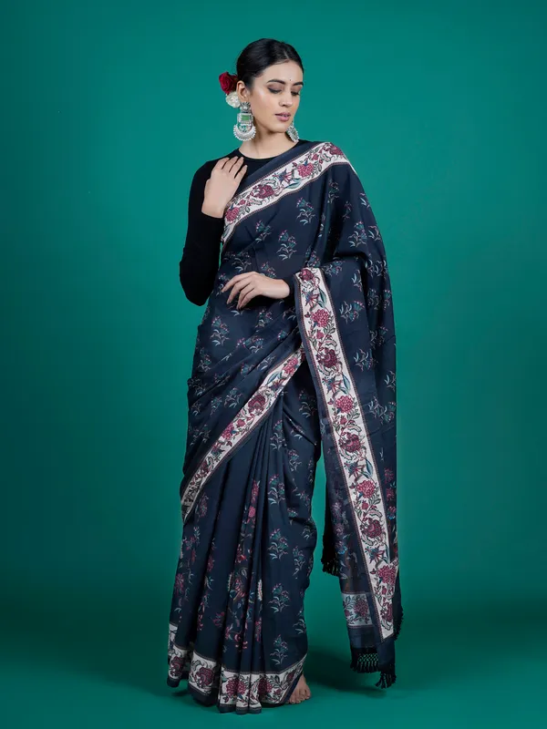 Blue_Floral_Pure_Cotton_Saree_For_Women