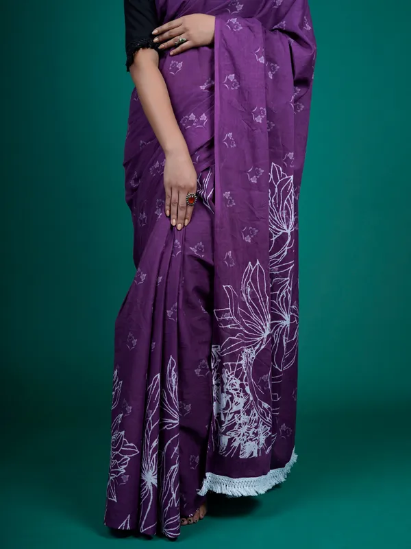 Purple_&_White_Pure_Cotton_Saree_For_Women