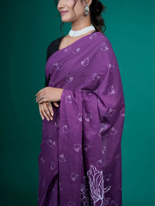 Purple_&_White_Pure_Cotton_Saree_For_Women