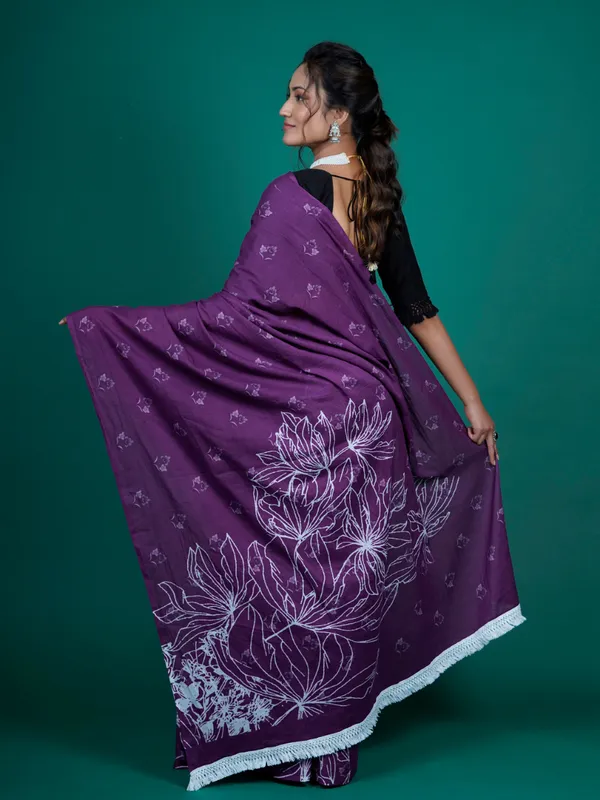 Purple_&_White_Pure_Cotton_Saree_For_Women
