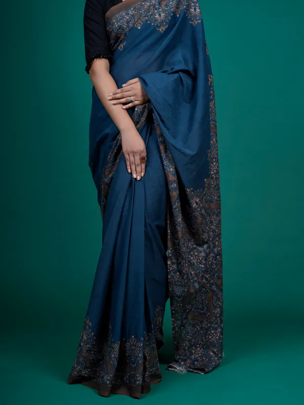 Navy_Blue_Ethnic_Printed_Pure_Cotton_Tasselled_Saree_For_Women
