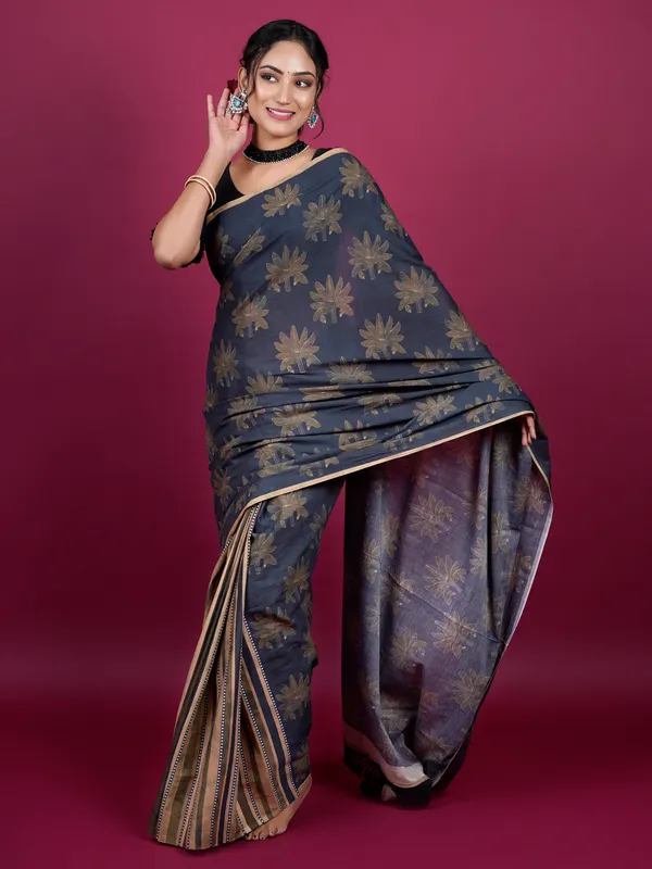 Black_Floral_Printed_Pure_Cotton_Saree_For_Women