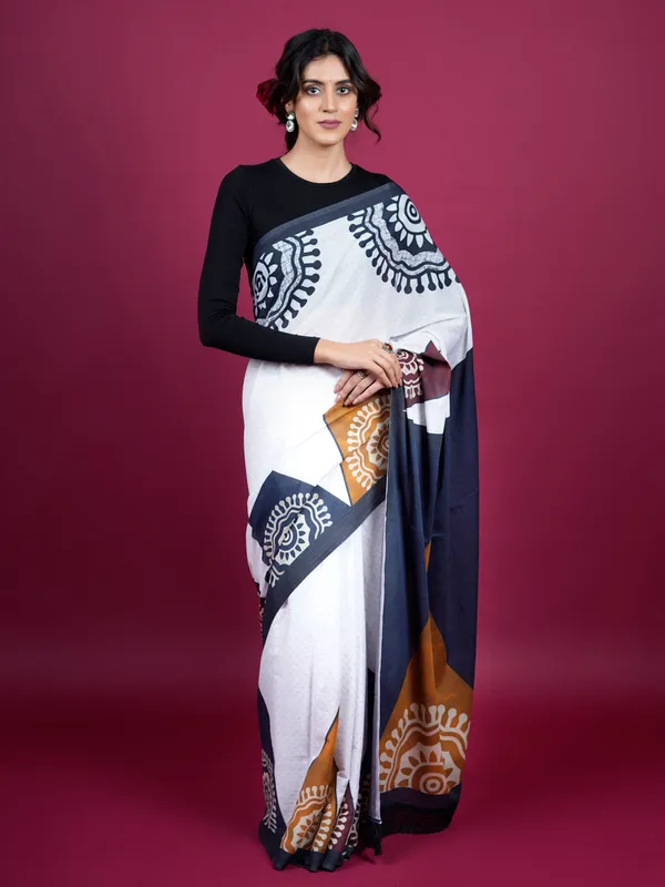 White_Ethnic_Moti_Printed_Pure_Cotton_Saree_For_Women