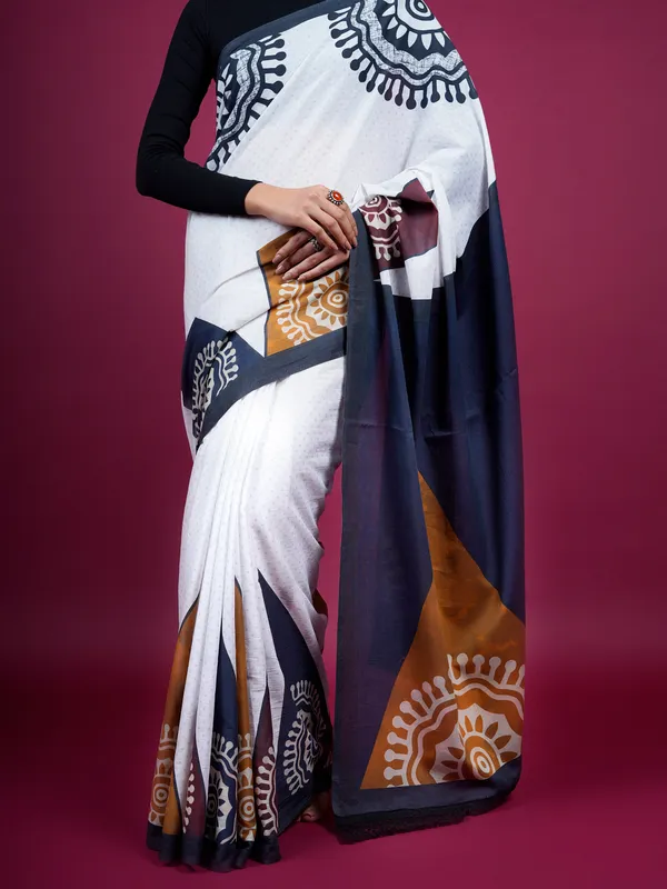 White_Ethnic_Moti_Printed_Pure_Cotton_Saree_For_Women