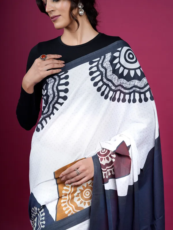 White_Ethnic_Moti_Printed_Pure_Cotton_Saree_For_Women