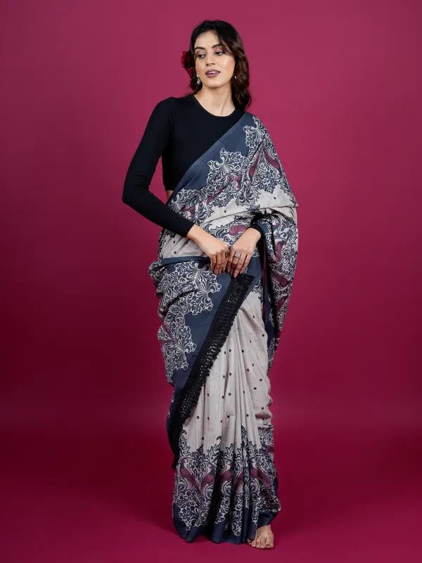 Grey_Ethnic_Motifs_Printed_Pure_Cotton_Saree_For_Women