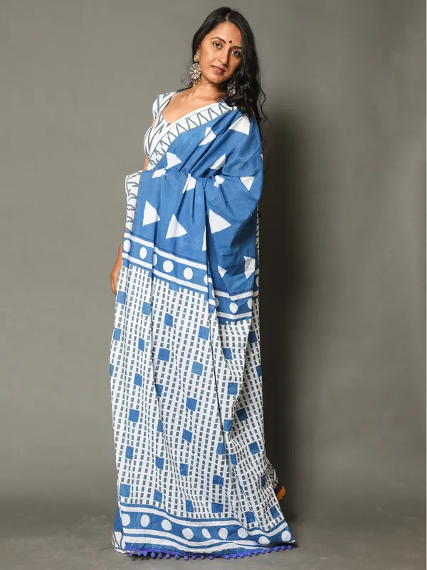 Blue_&_White_Pure_Cotton_Saree_For_Women