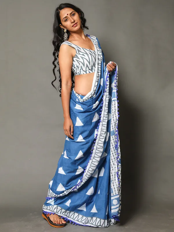 Blue_&_White_Pure_Cotton_Saree_For_Women