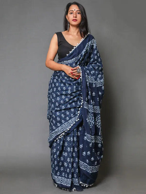 Blue_&_White_Ethnic_Motifs_Pure_Cotton_Saree_For_Women