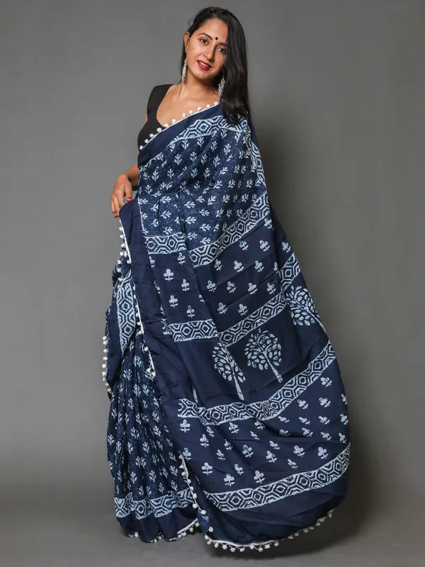 Blue_&_White_Ethnic_Motifs_Pure_Cotton_Saree_For_Women