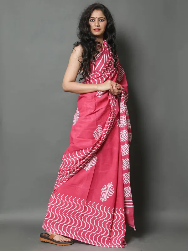 Pink_&_White_Printed_Pure_Cotton_Saree_For_Women