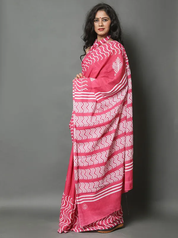 Pink_&_White_Printed_Pure_Cotton_Saree_For_Women