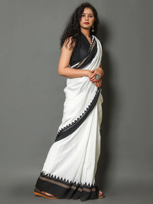 White_Women_White_&_Black_Pure_Cotton_Saree_For_Women