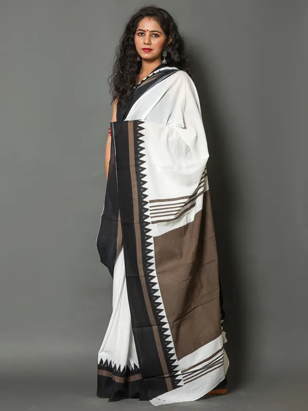 White_Women_White_&_Black_Pure_Cotton_Saree_For_Women