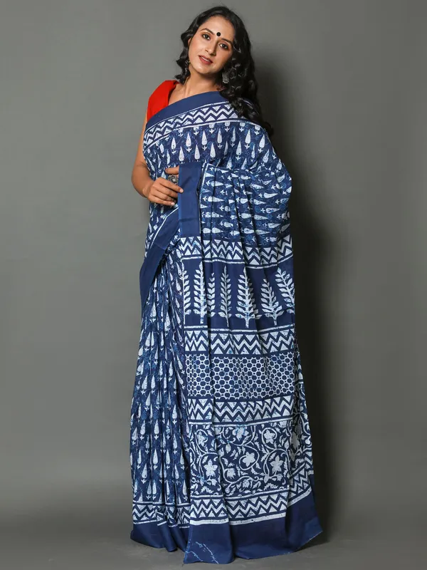 Blue_&_White_Ethnic_Motifs_Printed_Pure_Cotton_Saree_For_Women