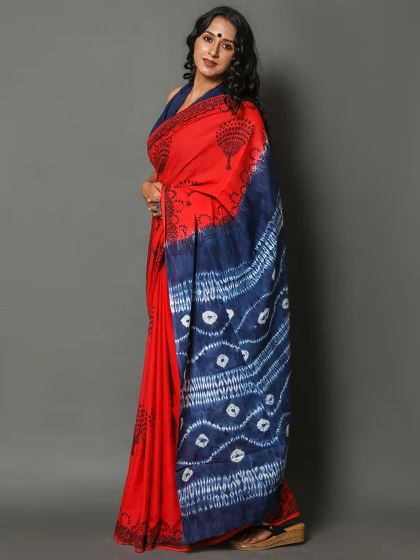 Red_&_Blue_Ethnic_Motifs_Printed_Pure_Cotton_Saree_For_Women