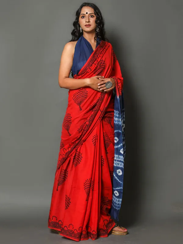 Red_&_Blue_Ethnic_Motifs_Printed_Pure_Cotton_Saree_For_Women