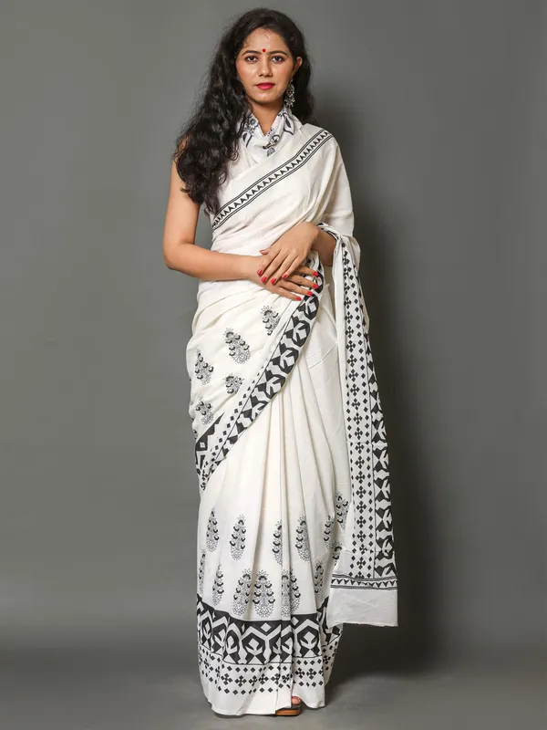 White_&_Black_Floral_Printed_Pure_Cotton_Saree_For_Women